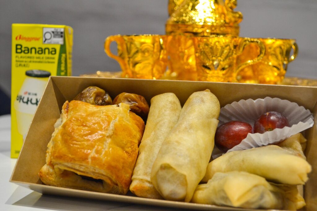 Sharing the Blessings of Ramadan: Iftar Boxes for Neighbors